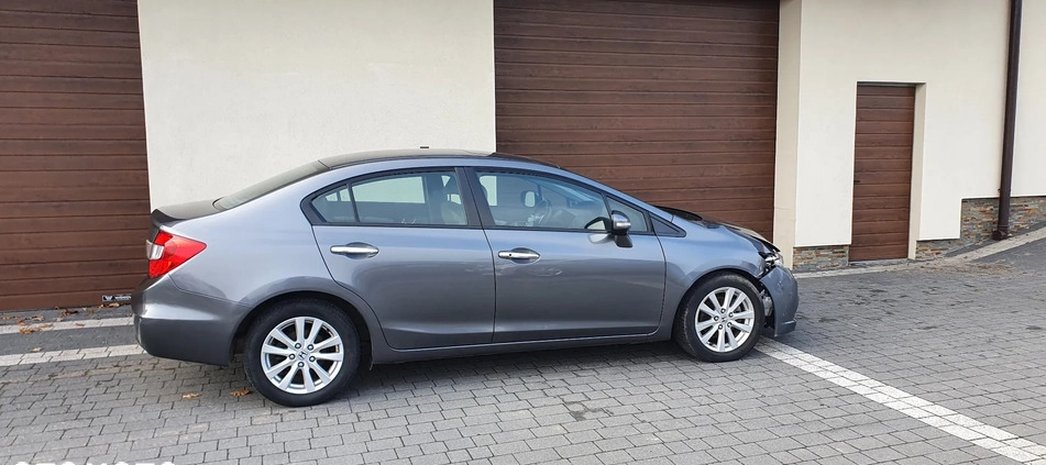 Honda Civic cena 18500 przebieg: 102000, rok produkcji 2012 z Mszczonów małe 154